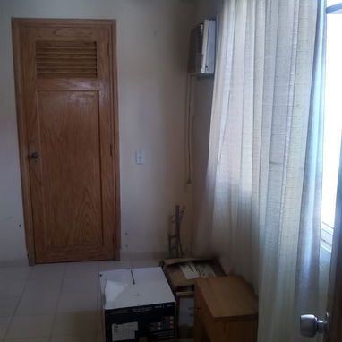 Vendo Apartamento de 1 Dormitorio con Vista al Mar en parte Más Alta de Malecón Habanero. No Inundación. Vedado. Plaza. - 10/10