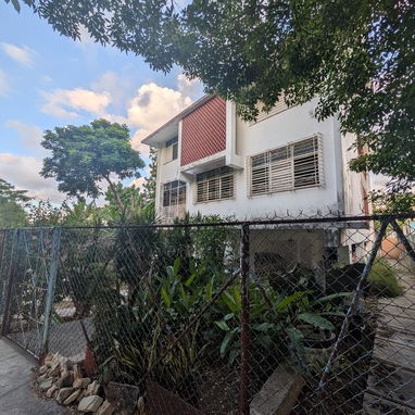 Casona Triplanta en NV 990 M2 , Rebajada .Terreno grande, potencial para inversores . - Img 121706998