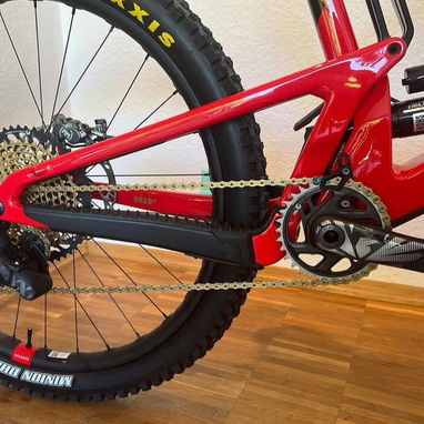 2025 Santa Cruz 5010 X0 AXS Carbon CC Bike - 2/3