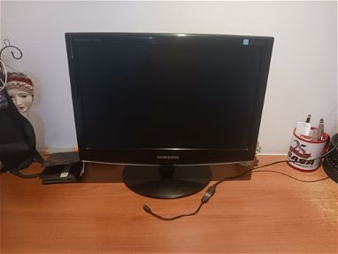 Vendo display, teclado, y dos torres - Img main-image