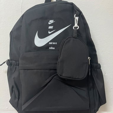 Mochilas  Medidas: 42.5 x 34 cm 8500 cup - 3/4