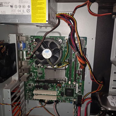Torre de PC trabajando al 💯 (Chasis+Fuente+Kit  DG31 C2Duo 3ram DD250 con W7) 58278775 - 3/4
