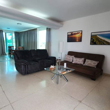 Alquiler de casa en la playa Guanabo con vista al mar 🌊 Renta de casa en la playa en Guanabo - Img 117377764