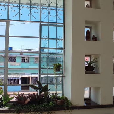 Ref# 80. Casa biplanta en altos super céntrica con 4 cuartos y placa libre!!! - 8/10