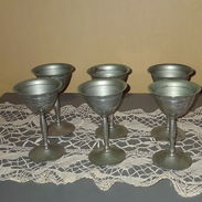 VENDO JUEGO DE COPAS DE METAL EN 4000 CUP. LEYSSI 53718486. - Img 54828065