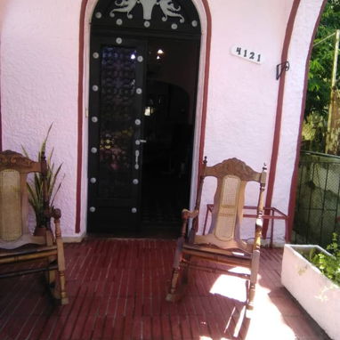 VENTA DE CASA INDEPENDIENTE DE DOS PLANTAS EN REPARTO KOHLY, PLAYA - 2/8