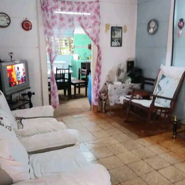 Casa con finquita y árboles frutales - Img 125469902