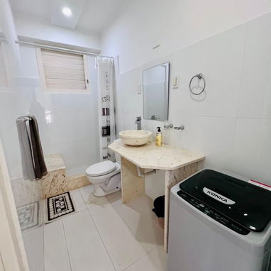 🏤⚡️Apartamento de renta con respaldo energético en La Habana (Vedado) (2 habitaciones) (2 baños)/House for rent - 3/10