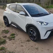 27000usd BYD Seagull 100% Eléctrico! Este moderno hatchback urbano combina un diseño vanguardista con la tecnología más - Img 57960990