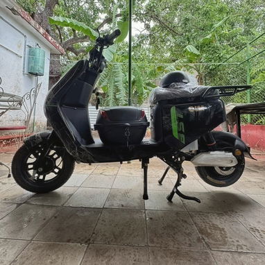MOTO ELÉCTRICA OIM (Color Negro) - 2/5