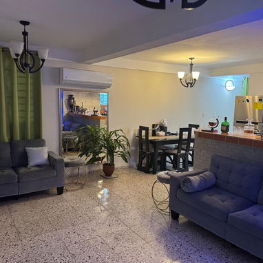 Venta de hermosa propiedad con bar incorporado - 6/10