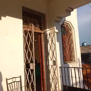Casa biplanta ideal para negocio en 10 de octubre - Img 57324860