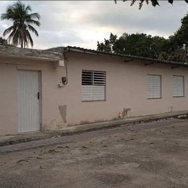 Permuto casa en Guanabacoa de 3 cuartos sala cocina comedor y patio - Img 121578974