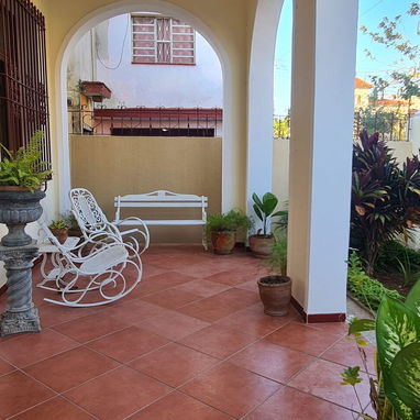 Ref #88. Ofertaaa espectacular casa independiente a la venta en Playa en excelente estado!!!! - 3/10