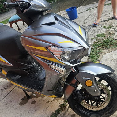 Moto electrica de uso. Bateria nueva - Img 122344118