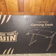 Mesas gaming nuevas en su caja. - Img 57328643