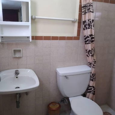 Villa Sofía. Renta Lineal. Mínimo 1 mes. Apartamento de 1 cuarto en Miramar, Playa. A 4 cuadras de la TRD de 5ta y 42. - Img 122916961