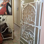 Vendo casa en Playa a una cuadra de la Avenida 19, puerta calle,  placa libre. - Img 57766344