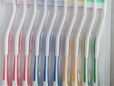 Vendo artículos de aseo personal: máquinas de afeitar 🪒 cepillos de dientes - Img 67241306