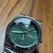 Reloj elegante y formal para hombre, de cuarzo, plateado, esfera verde. - Img 55275579