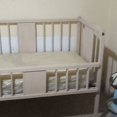 Vendo cuna de madera dura en muy buen estado - 2/2
