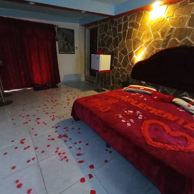 Pasadía con piscina en Fontanar. Oferta de habitación por noche para parejas. Casa de renta con piscina en Boyeros - Img 109044327