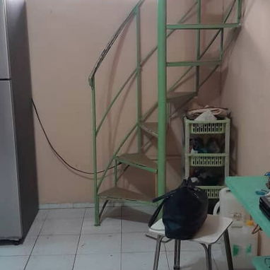 *93🏡-Se vende casa en Centro Habana [ 1er piso interior ]*  💡*‼️❕️‼️OJOOOOO NUNCA SE VA LA LUZZ‼️❕️‼️*  🗺*Ubicación [ - Img 121164354