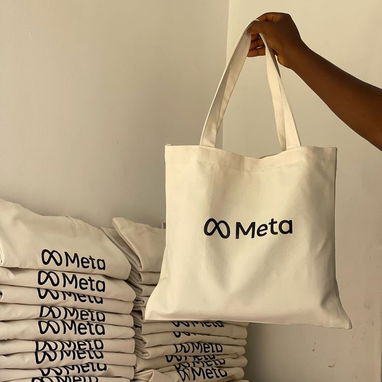 PERSONALIZACIÓN DE PULLOVERS, JARRAS/TAZAS, BOTELLAS TÉRMICAS, BOLSAS DE LIENZO, JARRAS DE CERVEZA, LLAVEROS, MOUSEPADS - Img 119792324