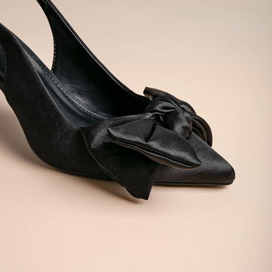 ​👠 Tacones Negros Elegantes con Lazo – $20 USD - 2/3