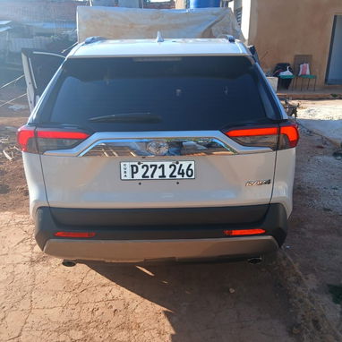 Vendo o negocio Toyota R4 cuatro 2025 con 32,000 km - Img 115599478