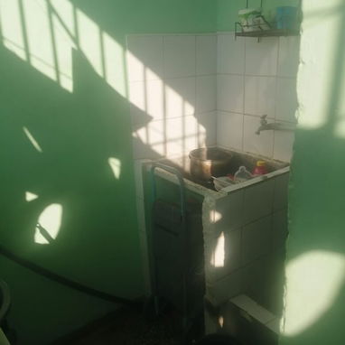 Vendo apartamento en la zona 18 de alamar de 2 cuartos 5to piso - Img 122220496