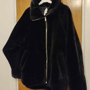 Vendo abrigos, chaquetas y bufandas - Img 53373485