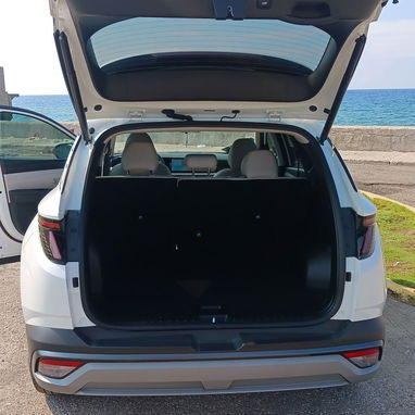 Vendo o negocio yhunday tuccosn del 2025 con 500 millas nada más - Img 105486140