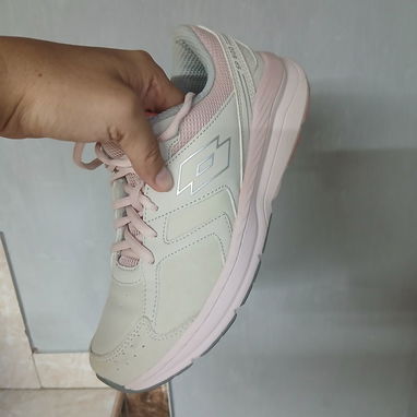 Zapatos Lotto,una sola puesta,el #39 - 4/5