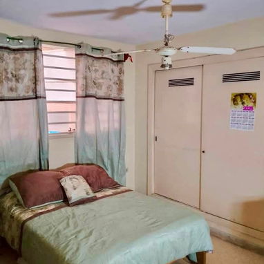 AMPLIO APARTAMENTO EN BAJOS EN NUEVO VEDADO POR 65000! (3 CUARTOS, 2 BAÑOS, ESPACIO PARA CARPOCH Y TELÉFONO !!! - 5/8