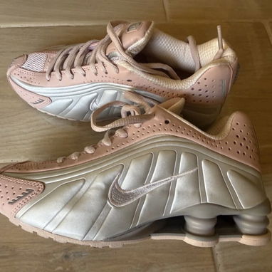 Tenis de hombre y de mujer - Img 124548006
