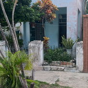 Se vende o se negocea por carro Casa colonial en la vivora detrás del cupet de 10 de octubre y acosta - Img 57437898