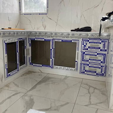 Realizamos todo tipo de diseños modernos en carpintería de aluminio 🪟 y cristal 🔮 *Llena de estilo y una sola inversió - Img 120176980