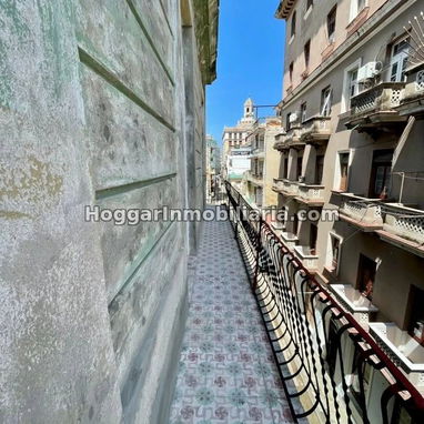 GG-16. Inversión Inteligente en el Centro Histórico! Gran Apartamento de 3 Cuartos, Recién Reparado y Listo para vivir - 5/10