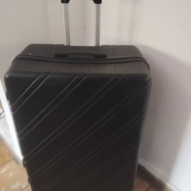 ❗❗EN VENTA❗❗  🧳MALETA NUEVA DE 28-32 KG SIN DETALLES - 2/2