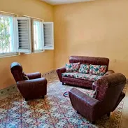 CASA INDEPENDIENTE DE 3 CUARTOS CON PLACA LIBRE EN LAWTON (CERCA DE ACOSTA Y 10 DE OCTUBRE)! - Img 57837521