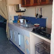 SE RENTA APTO DE 2 CUARTOS CONSTRUCCION CAPITALISTA MUY BUEN ESTADO Y BIEN UBICADO 310 USD AL MES. - Img 54575494