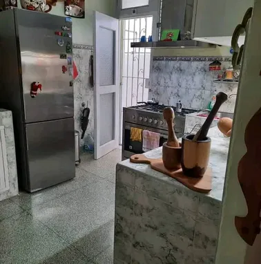 Venta de casa totalmente independiente en Miramar Playa. Cerca de 5ta y 3ra. Se trata de una vivienda independiente, cap - Img 99549919