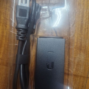 Adaptador PoE 24V 0.3A Marca Ubiquiti. Interesados al 53998989 o 54981957 - Img 115038006