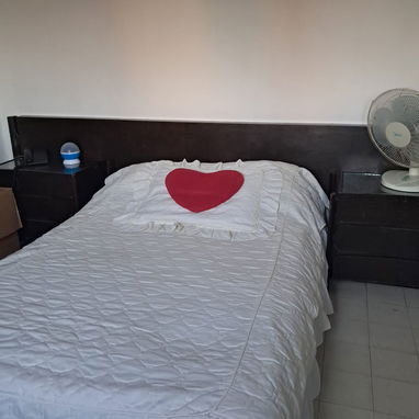 Acogedor apartamento ubicado a una cuadra del parque John Lennon. Ideal para largas estancias de estudiantes y familias. - Img 117937000
