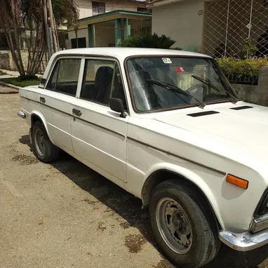Lada 2103 con motor de 01, frente y trasero de 1600, caja 4ta, diferencial largo, bueno de chapistería y de pintura. - Img 123531594