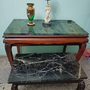 Mesas de marmol negro , marmol verde, retratos de bronce y lámpara - Img 45635624