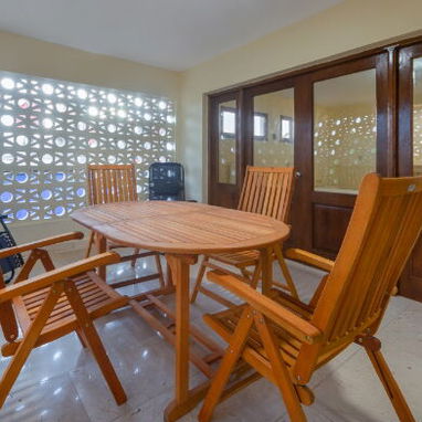 🏠 Casa De Renta En Playa Baracoa. 💵 Precio: 30 usd por habitación(5 habitaciones en total).💡 Tiene paneles solares - Img 126218860