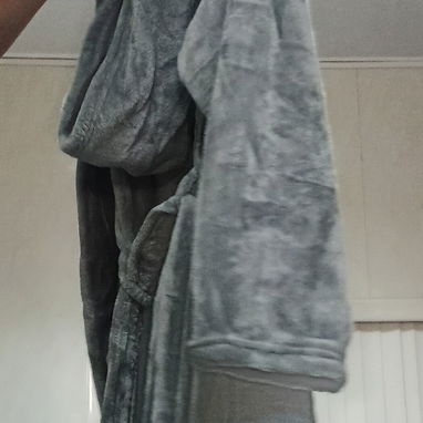 Albornoz Unisex Afelpado Capucha Gris Claro, Bata Gris Claro Afelpada con Cinturón y Bolsillos . - 5/7