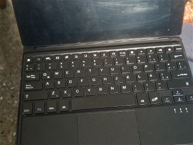 Vendo tablet marca GDM con teclado - Img 66025948